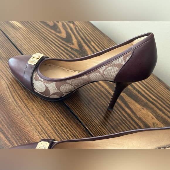 Coach High Heel - Size 8 - Picture 3 of 7